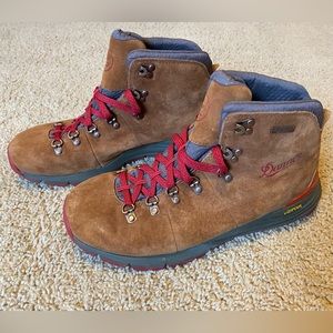 Danner mountain 600, men’s size 10 wide